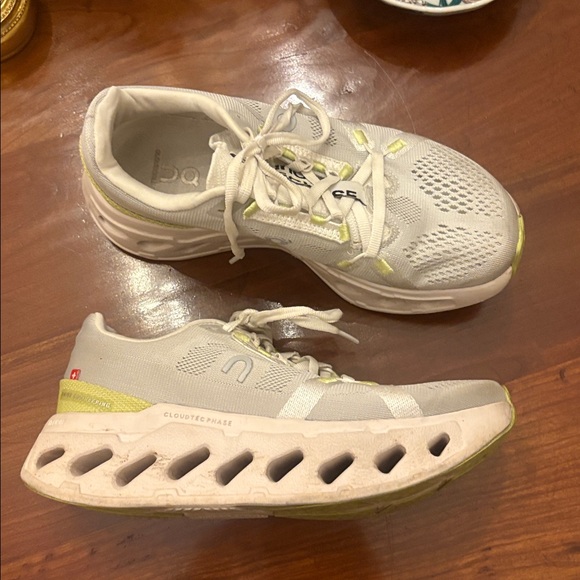 On Cloudeclipse Running Shoes - Picture 1 of 11